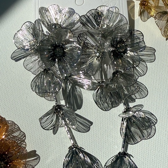 Zara Kate Middleton cascading floral earrings - Picture 3 of 12